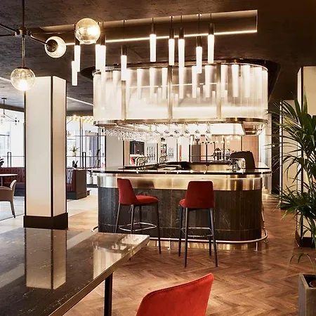 Radisson Red London Heathrow-2
